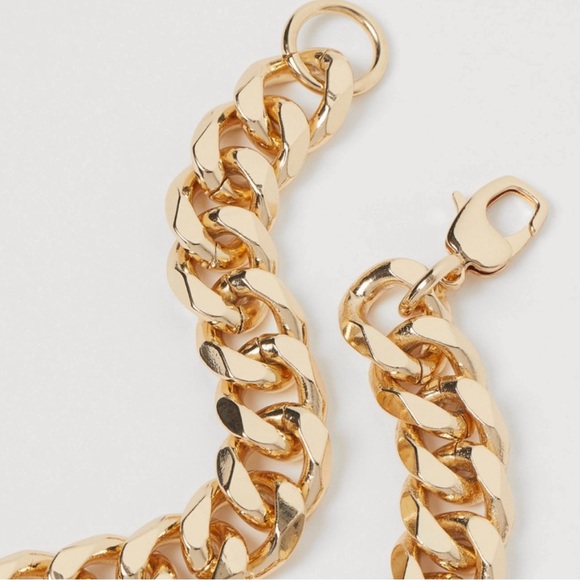 🌟Stunning New Gold Necklace, intricate double Cuban design is very striking - Picture 2 of 9